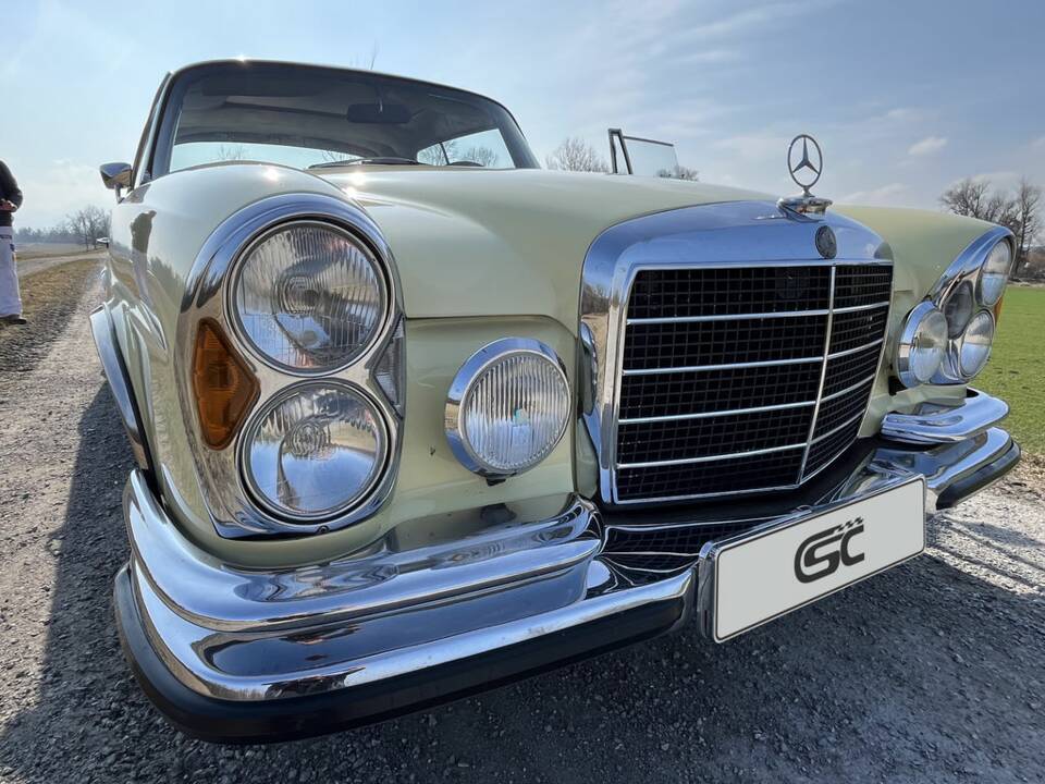 Imagen 3/8 de Mercedes-Benz 280 SE 3,5 (1971)