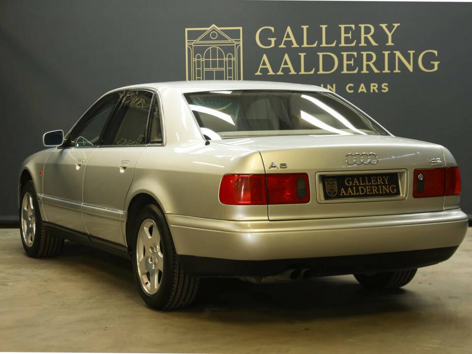 Immagine 43/50 di Audi A8 4.2 quattro (1995)