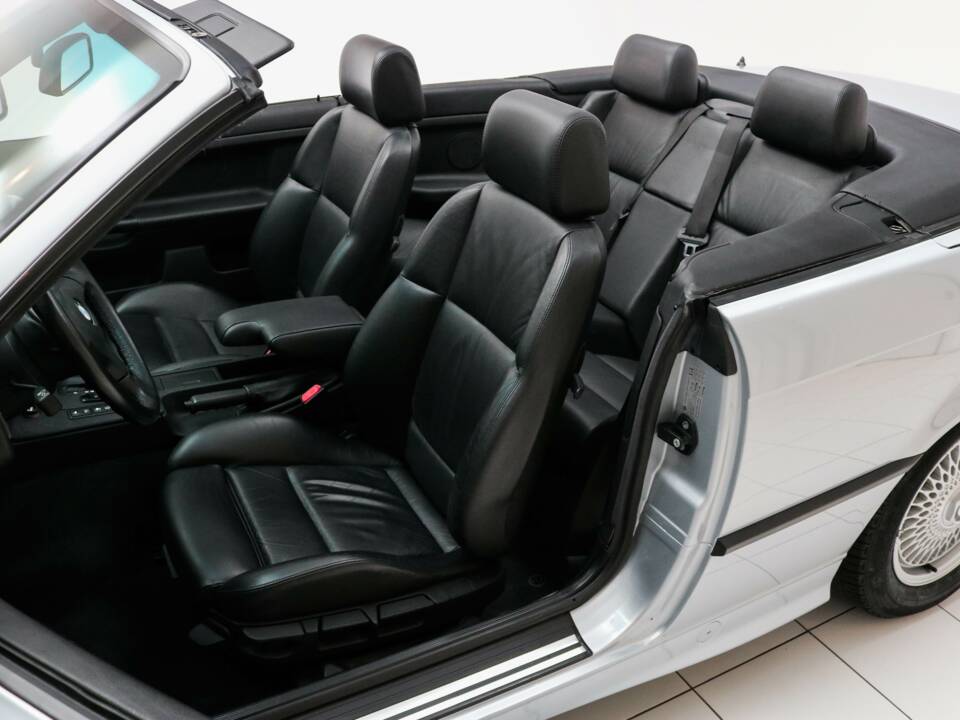 Imagen 9/28 de BMW 325i (1994)