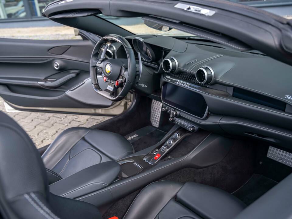 Image 12/44 of Ferrari Portofino M (2022)