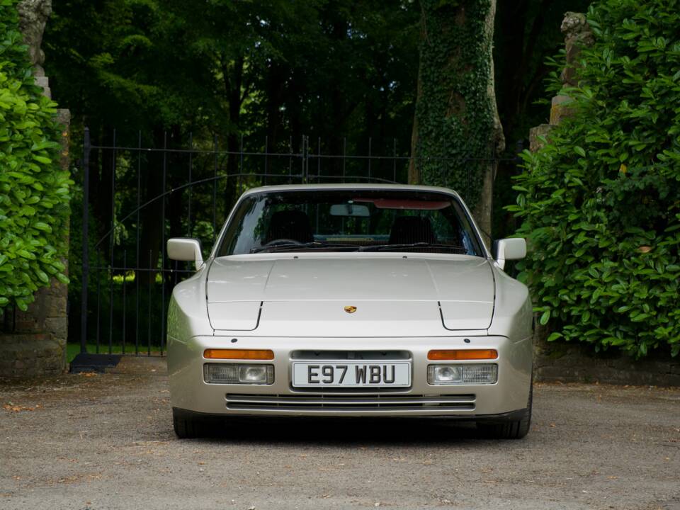 Image 7/24 of Porsche 944 Turbo (1988)
