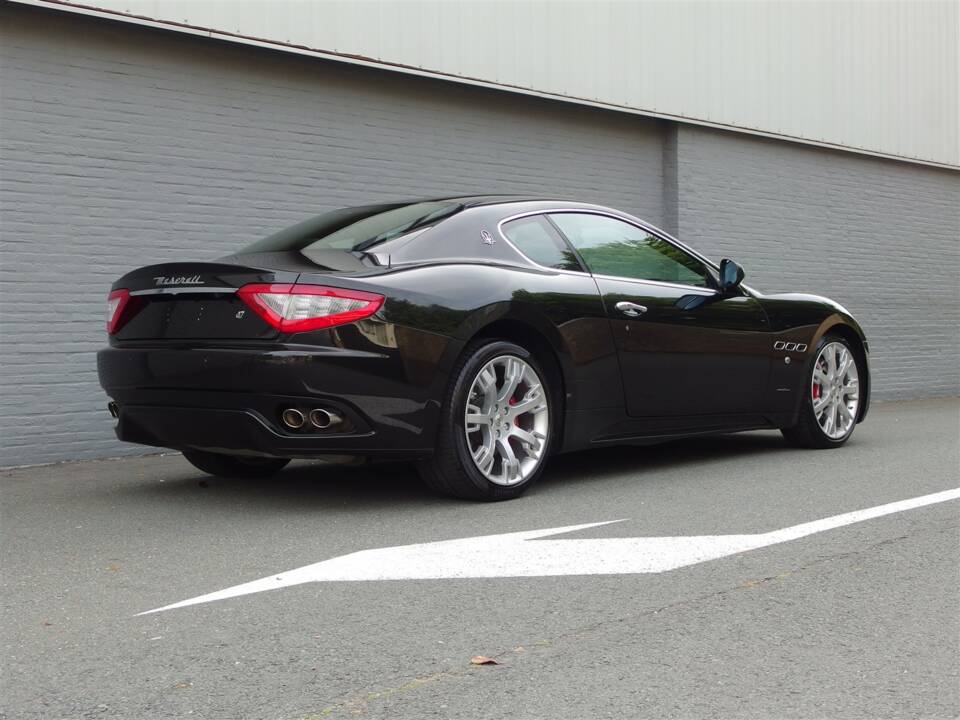 Afbeelding 4/100 van Maserati GranTurismo S (2010)