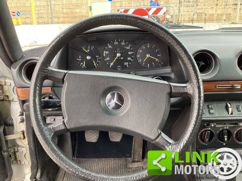 Bild 6/10 von Mercedes-Benz 200 T (1985)