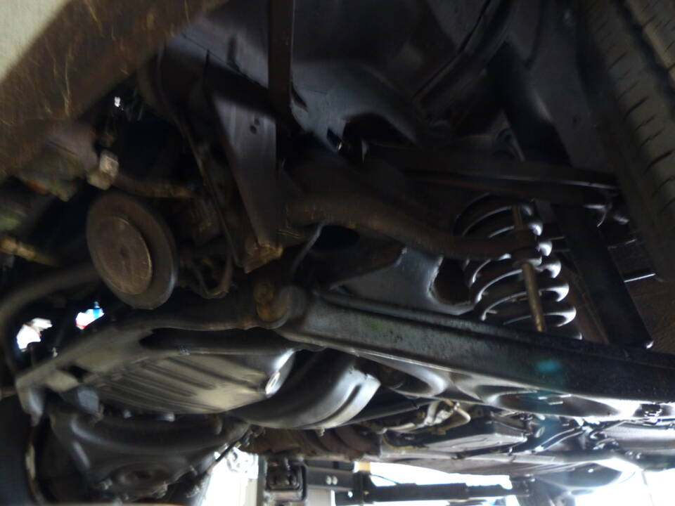Image 44/63 of Mercedes-Benz 230&#x2F;6 (1974)