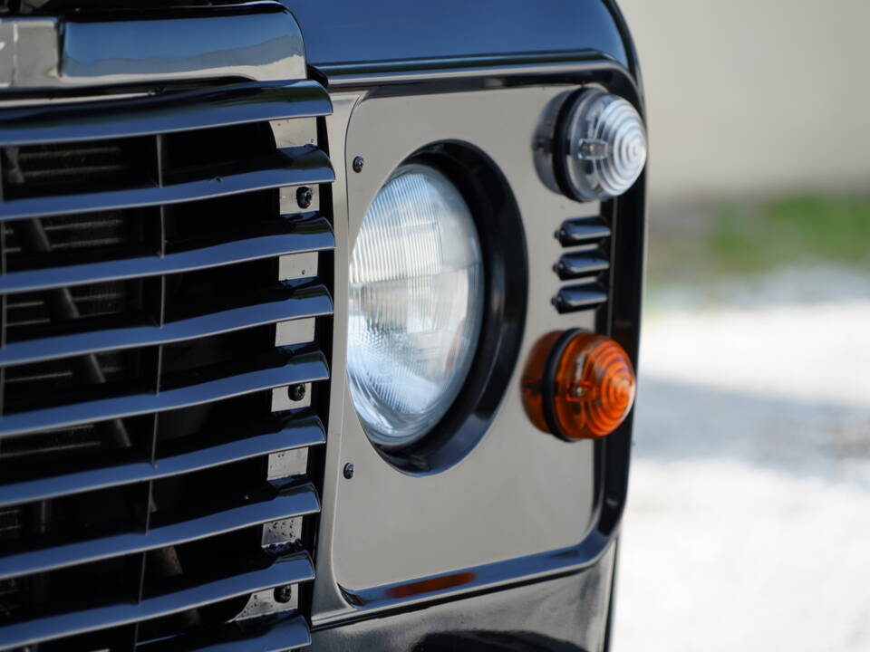 Bild 28/97 von Land Rover Defender 90 Td5 (2000)