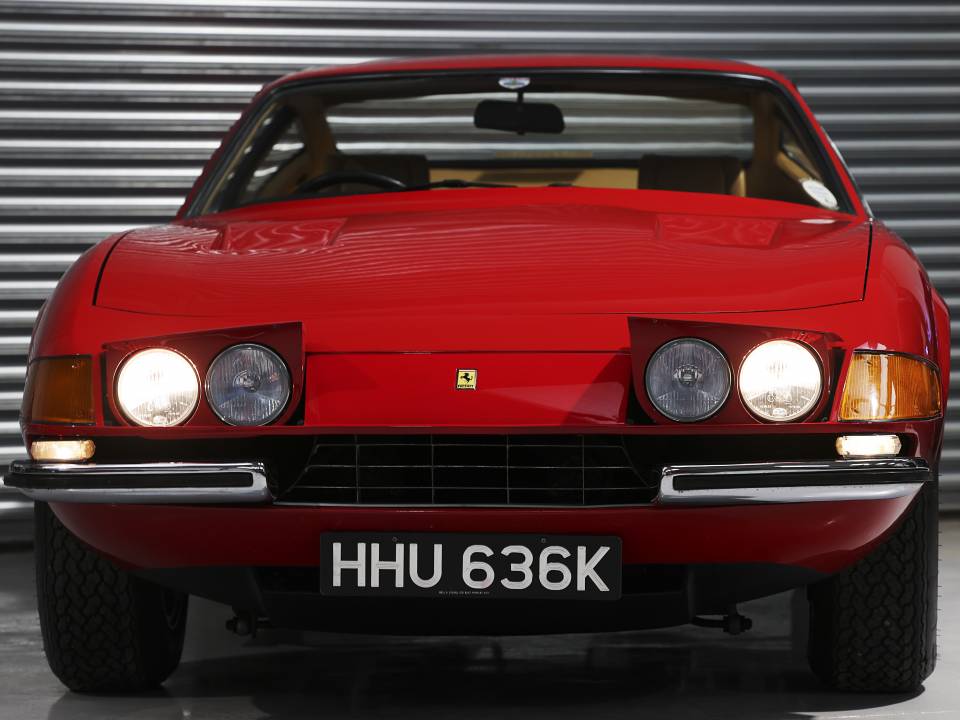 Image 3/12 of Ferrari 365 GTB&#x2F;4 Daytona (1972)