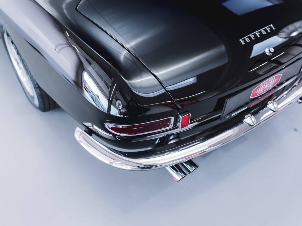 Image 76/100 of Ferrari 330 GT 2+2 (1965)