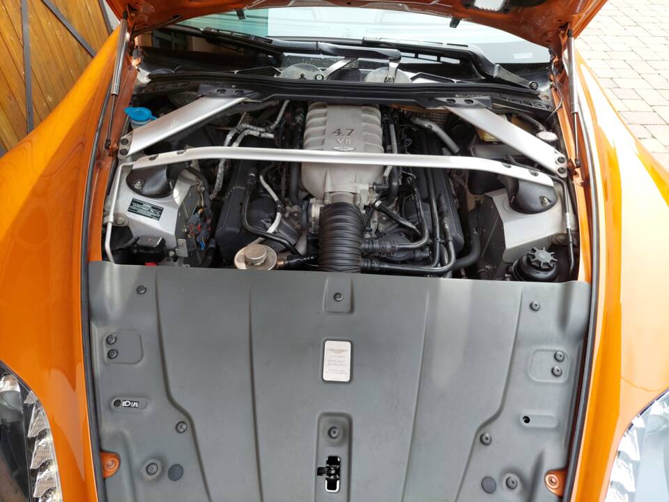 Bild 10/24 von Aston Martin V8 Vantage (2013)