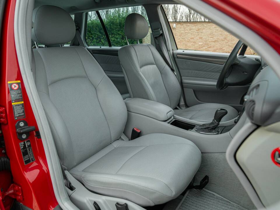 Immagine 25/50 di Mercedes-Benz C 220 CDI T (2003)