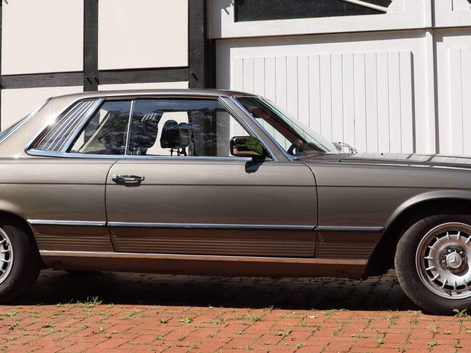 Image 38/59 of Mercedes-Benz 500 SLC (1980)