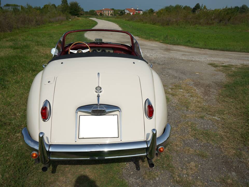 Afbeelding 13/58 van Jaguar XK 150 3.4 S OTS (1958)