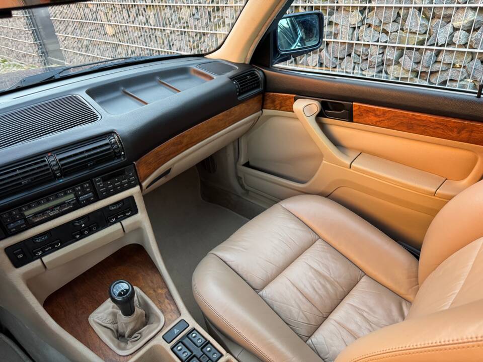 Immagine 25/99 di BMW 735i (1988)