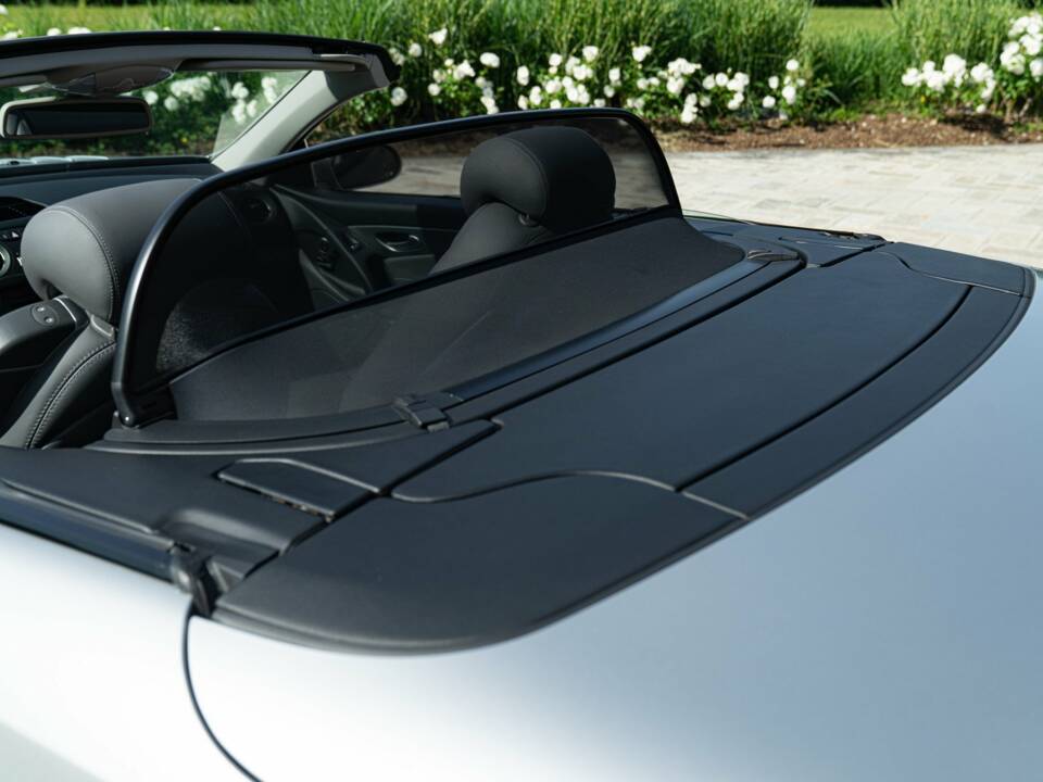Image 16/50 of Mercedes-Benz SL 350 (2005)