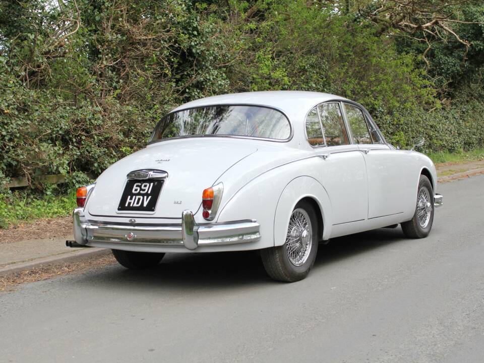 Image 6/18 of Jaguar Mk II 3.4 (1961)