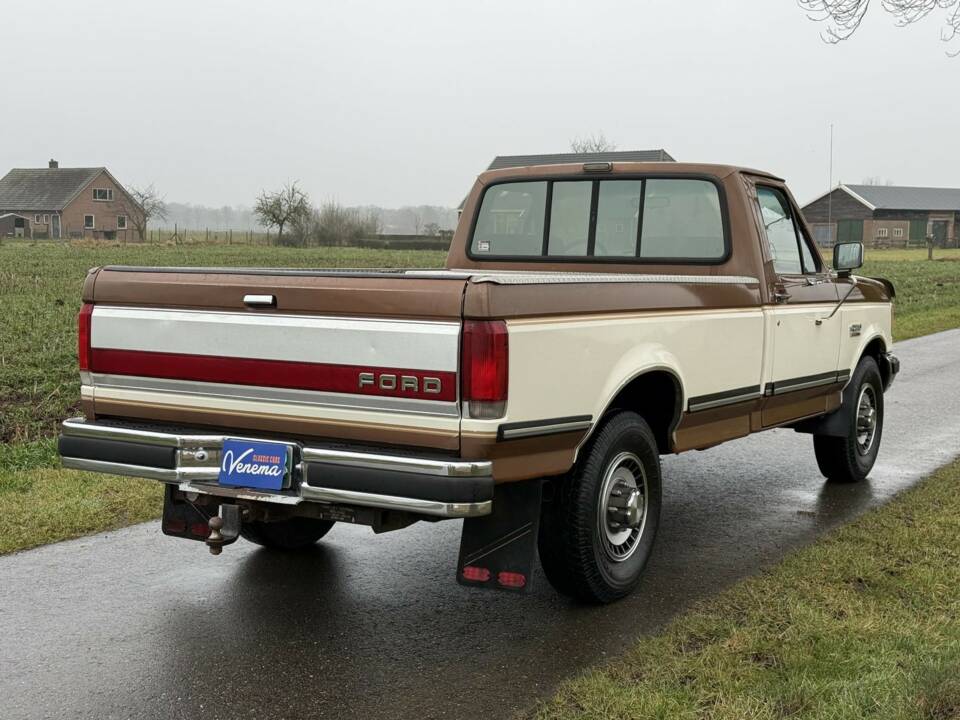 Immagine 4/22 di Ford F-250 (1988)