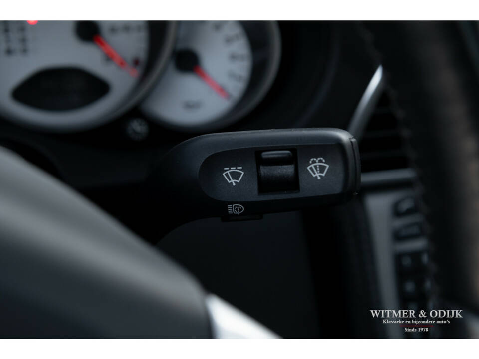 Image 23/34 of Porsche 911 Carrera S (2005)