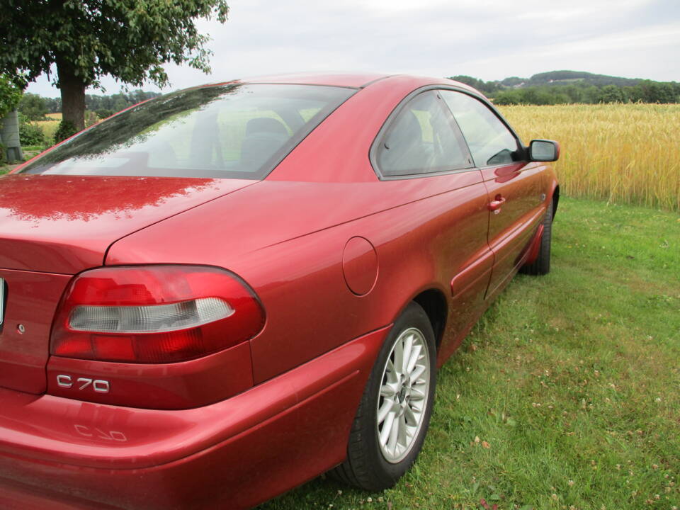 Bild 2/12 von Volvo C70 2.4 T (1998)