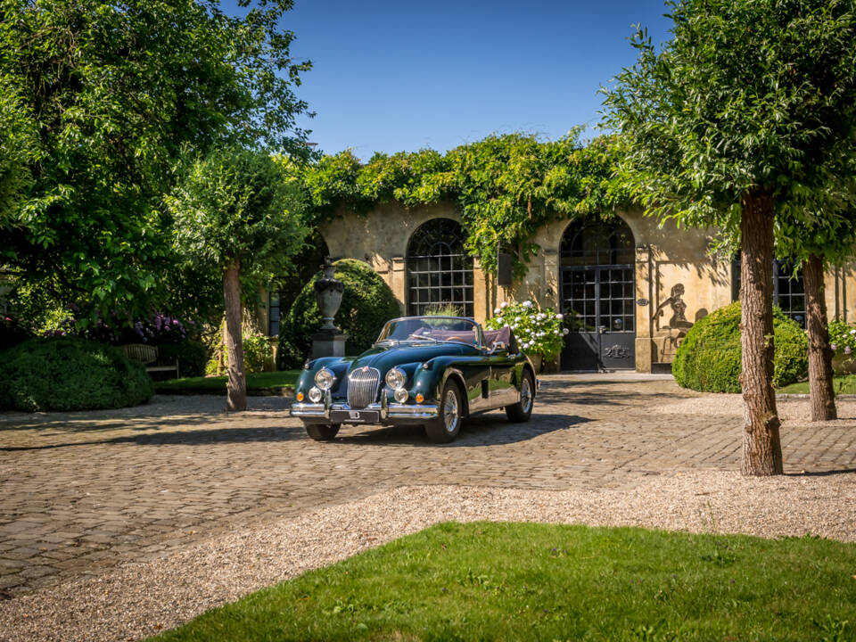 Image 32/37 of Jaguar XK 150 3.8 S OTS (1959)