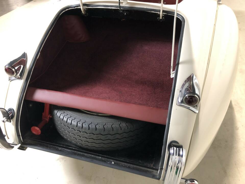 Imagen 21/24 de Jaguar XK 120 FHC (1952)