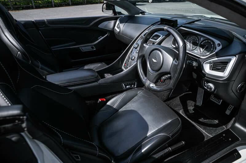 Image 2/50 of Aston Martin Vanquish Volante (2014)