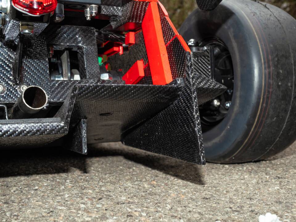 Image 69/85 of Ferrari 641 (1990)