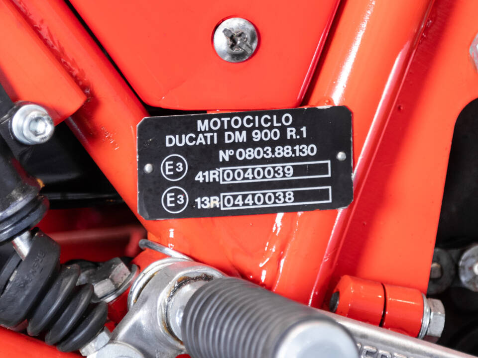 Immagine 27/50 di Ducati DUMMY (1984)