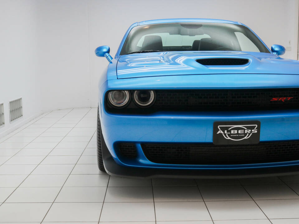 Bild 13/17 von Dodge Challenger SRT Hellcat (2015)