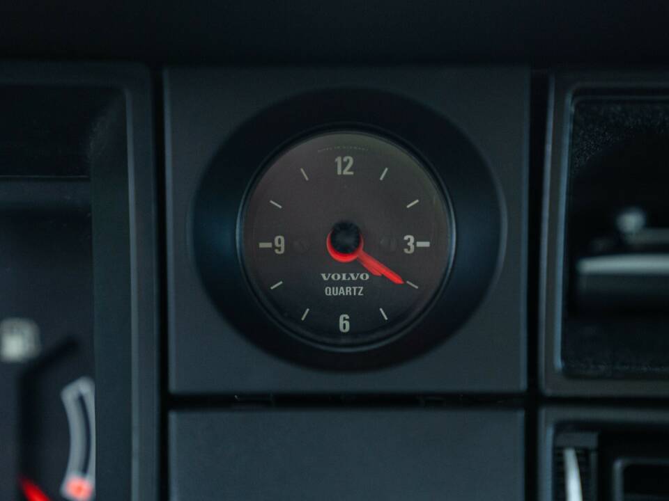 Immagine 30/43 di Volvo 240 GLE Injection (1989)