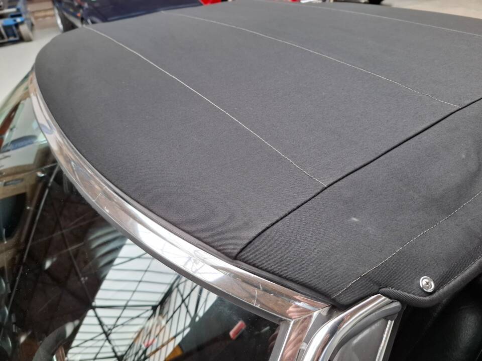 Image 21/29 of Mercedes-Benz 280 SL (1981)