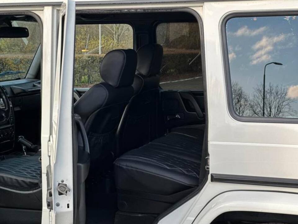 Imagen 12/48 de Mercedes-Benz G 55 AMG Kompressor (LWB) (2009)