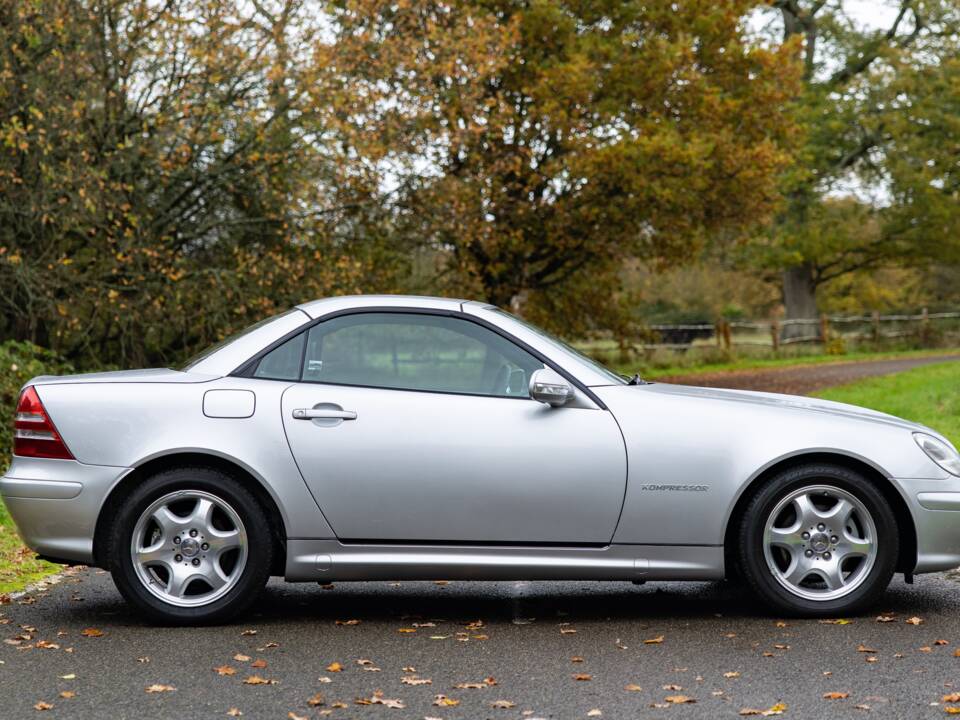Image 2/47 of Mercedes-Benz SLK 230 Kompressor (2000)