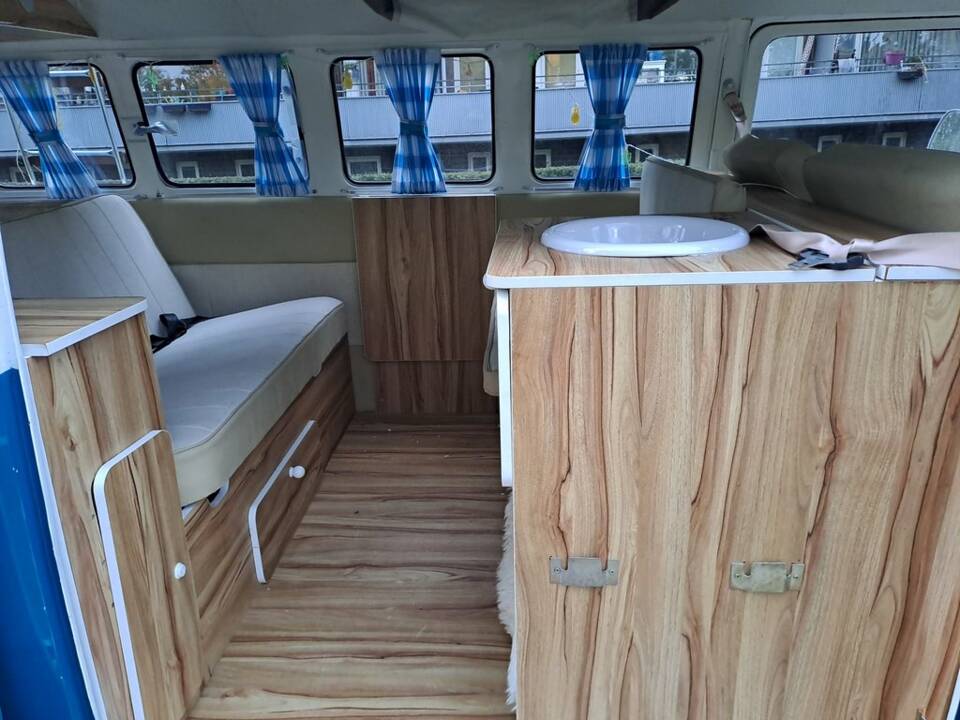 Image 8/8 of Volkswagen T2c Combi (1990)