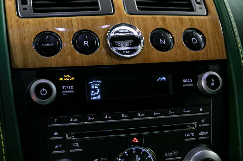 Immagine 15/43 di Aston Martin V8 Vantage (2010)