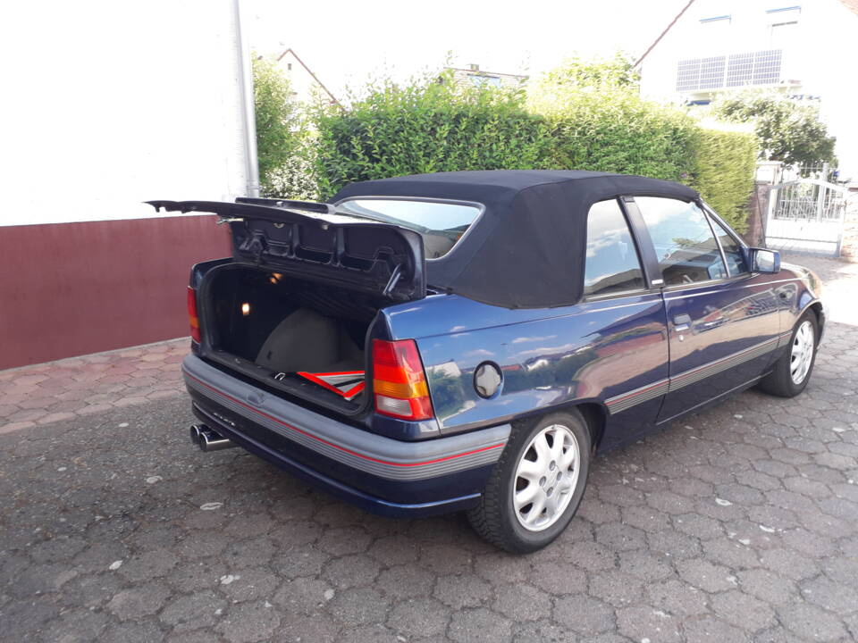 Afbeelding 3/8 van Opel Kadett 1,6i (1992)