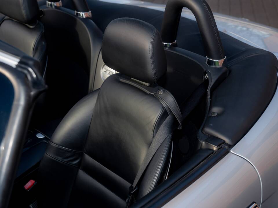 Image 67/84 of BMW Z8 (2001)