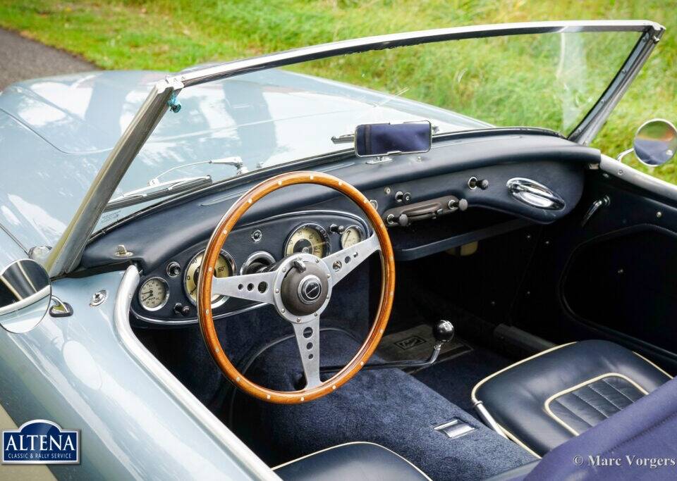 Immagine 25/44 di Austin-Healey 3000 Mk II (BN7) (1962)