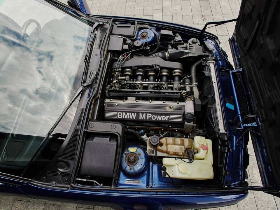 Immagine 42/74 di BMW M5 (1992)