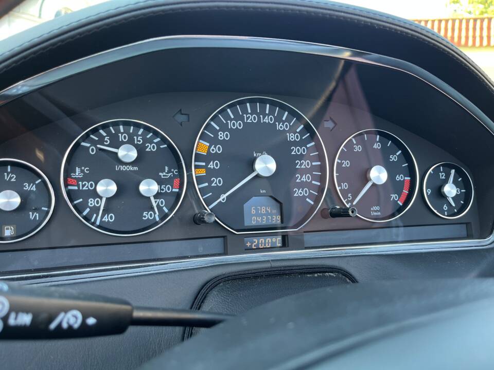 Image 33/91 of Mercedes-Benz SL 320 "Final Edition" (2001)