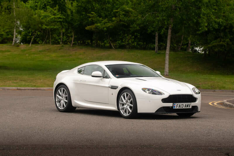 Bild 8/50 von Aston Martin V8 Vantage (2013)
