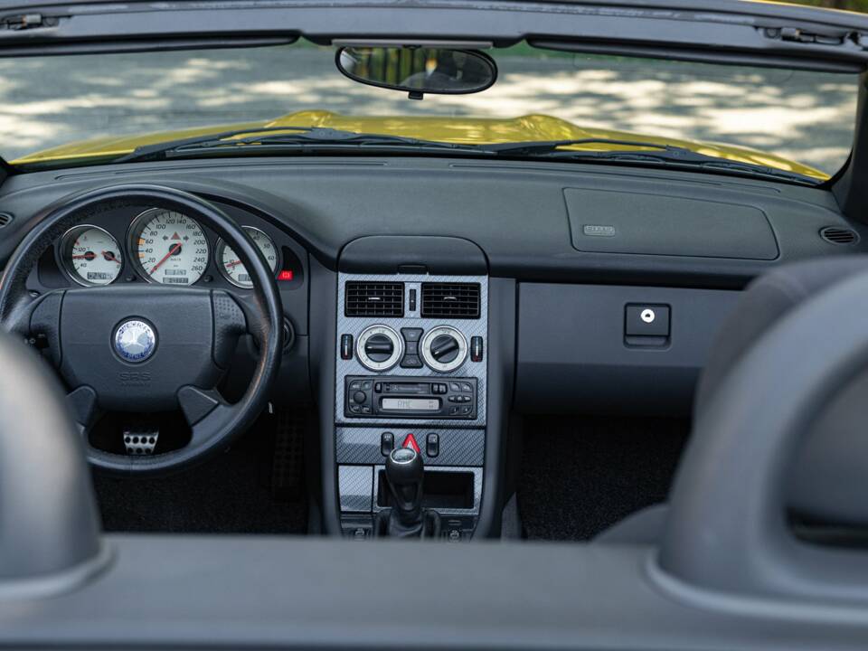 Immagine 16/50 di Mercedes-Benz SLK 200 (1997)