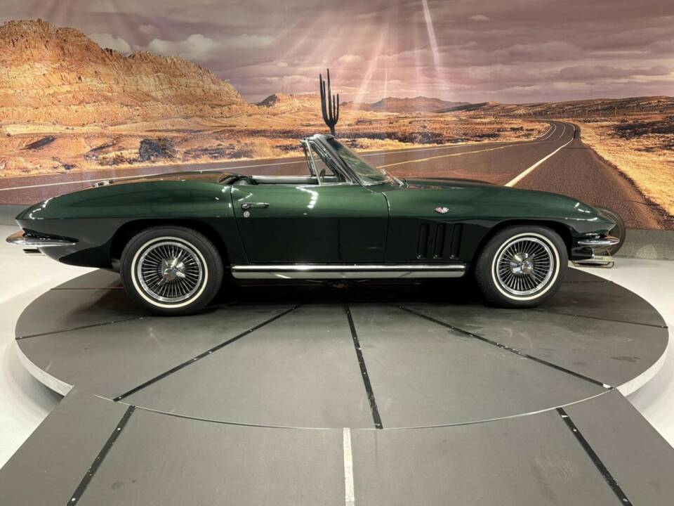 Obraz 16/50 pojazdu Chevrolet Corvette Sting Ray Convertible (1965)