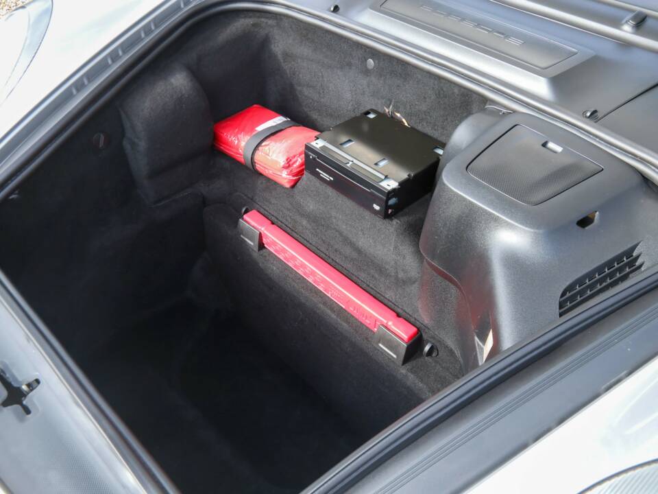 Image 45/50 of Porsche 911 Carrera S (2004)