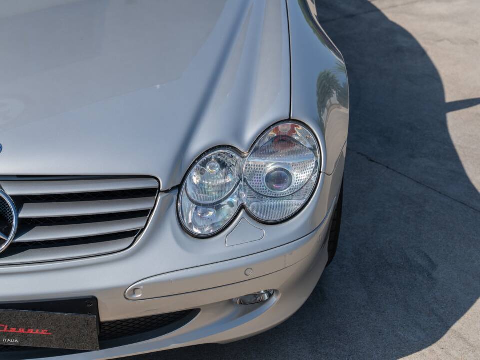 Image 4/86 de Mercedes-Benz SL 500 (2002)