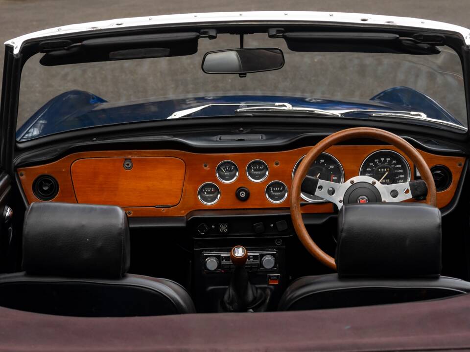 Image 16/30 de Triumph TR 6 (1974)