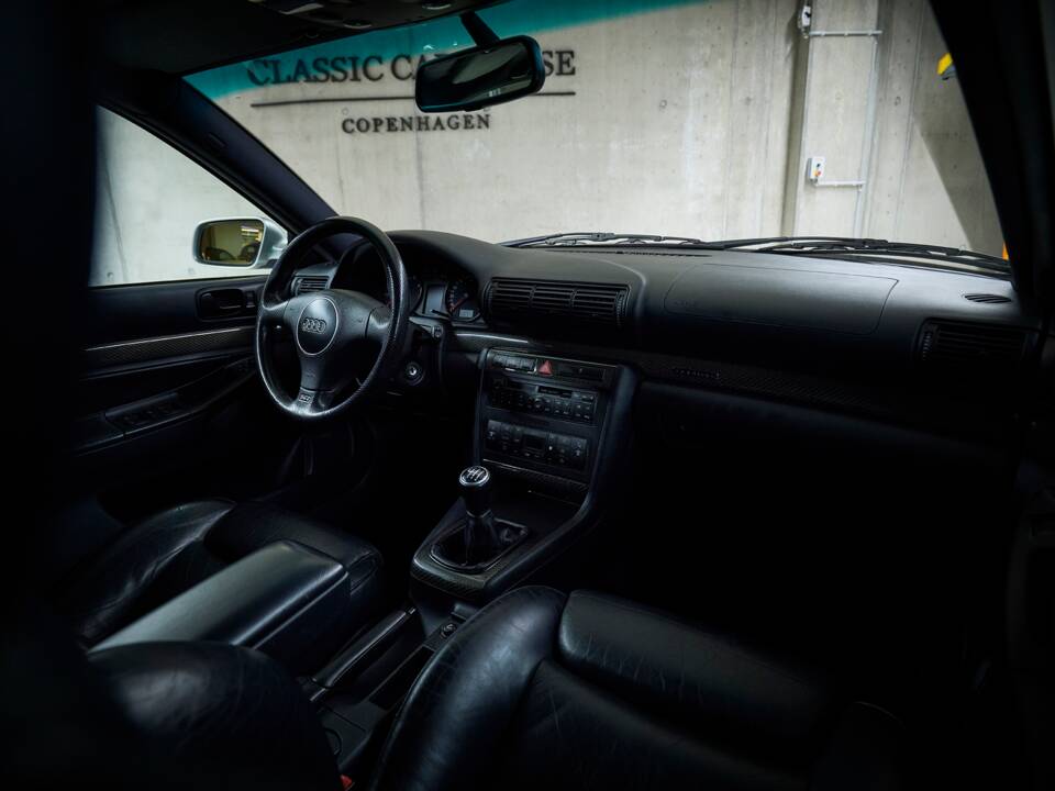 Imagen 77/100 de Audi RS4 Avant (2001)