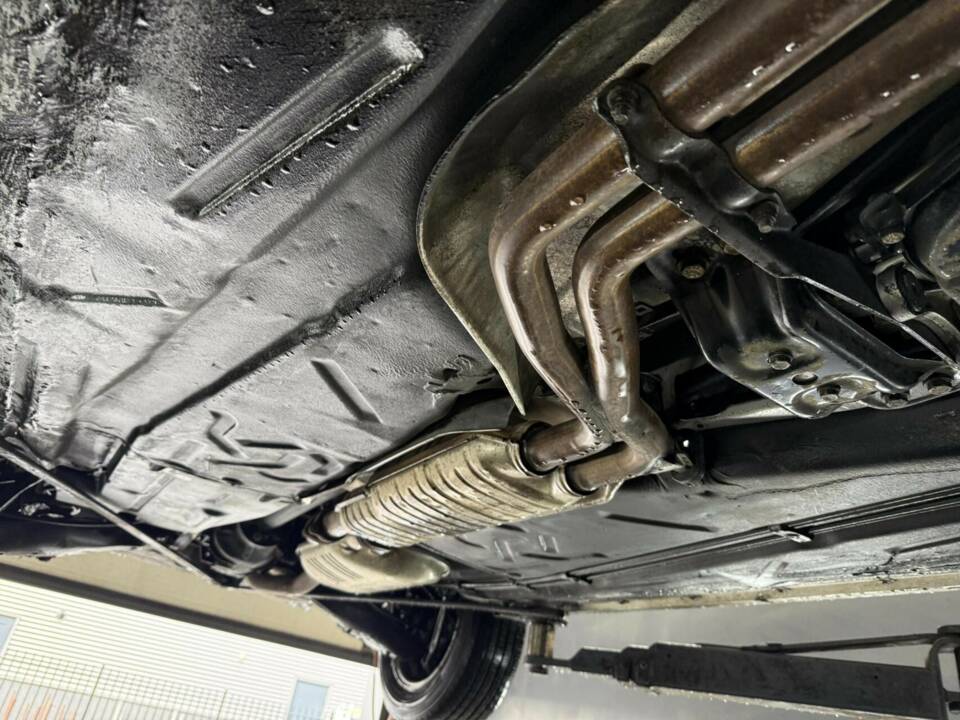 Imagen 37/41 de Mercedes-Benz E 320 (1995)