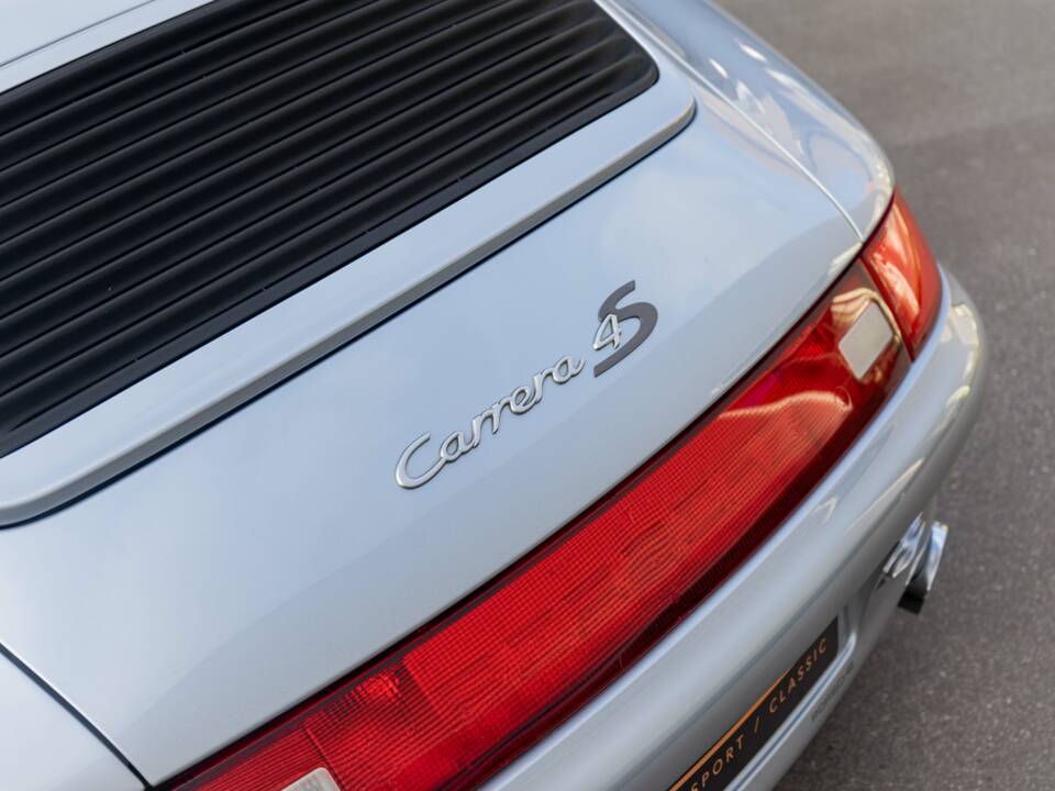 Bild 10/33 von Porsche 911 Carrera 4S (1996)