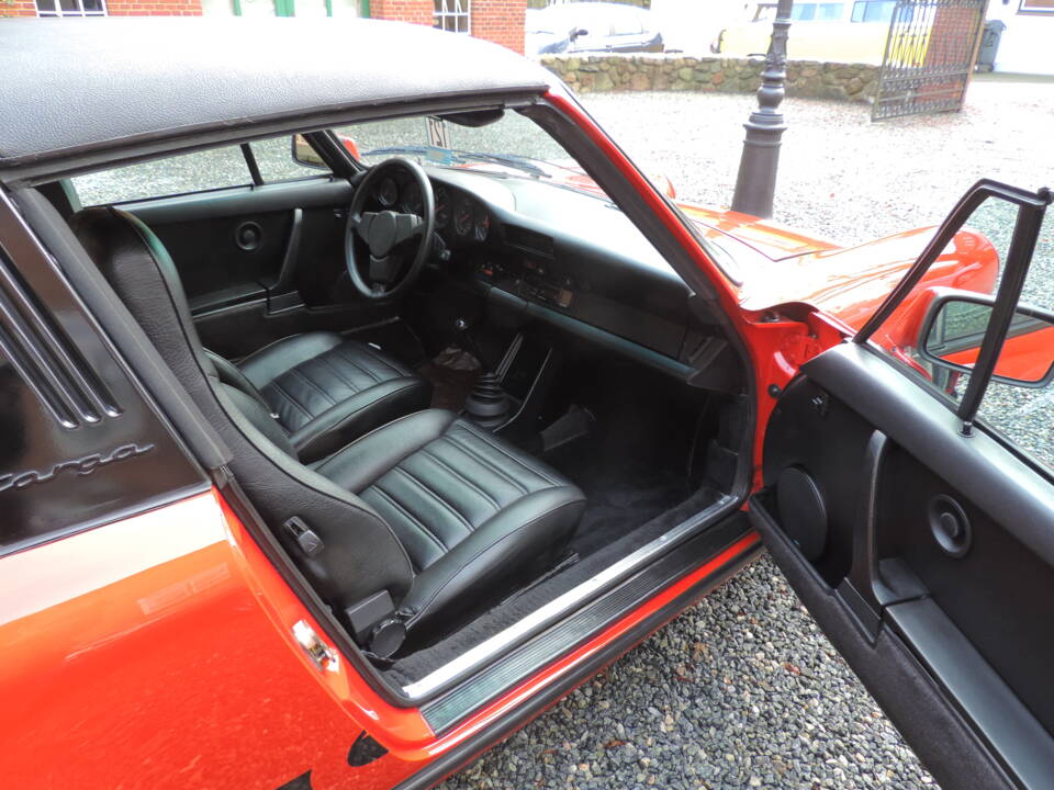 Image 15/17 of Porsche 911 Carrera 3.0 (1977)