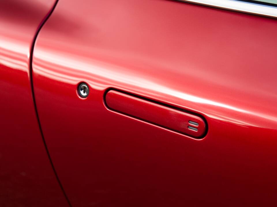 Afbeelding 25/81 van Aston Martin DB 9 Volante (2015)