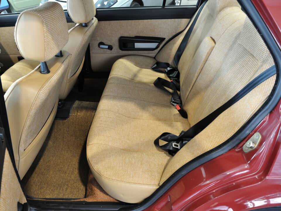 Bild 48/50 von Alfa Romeo Giulietta 1.8 (1985)